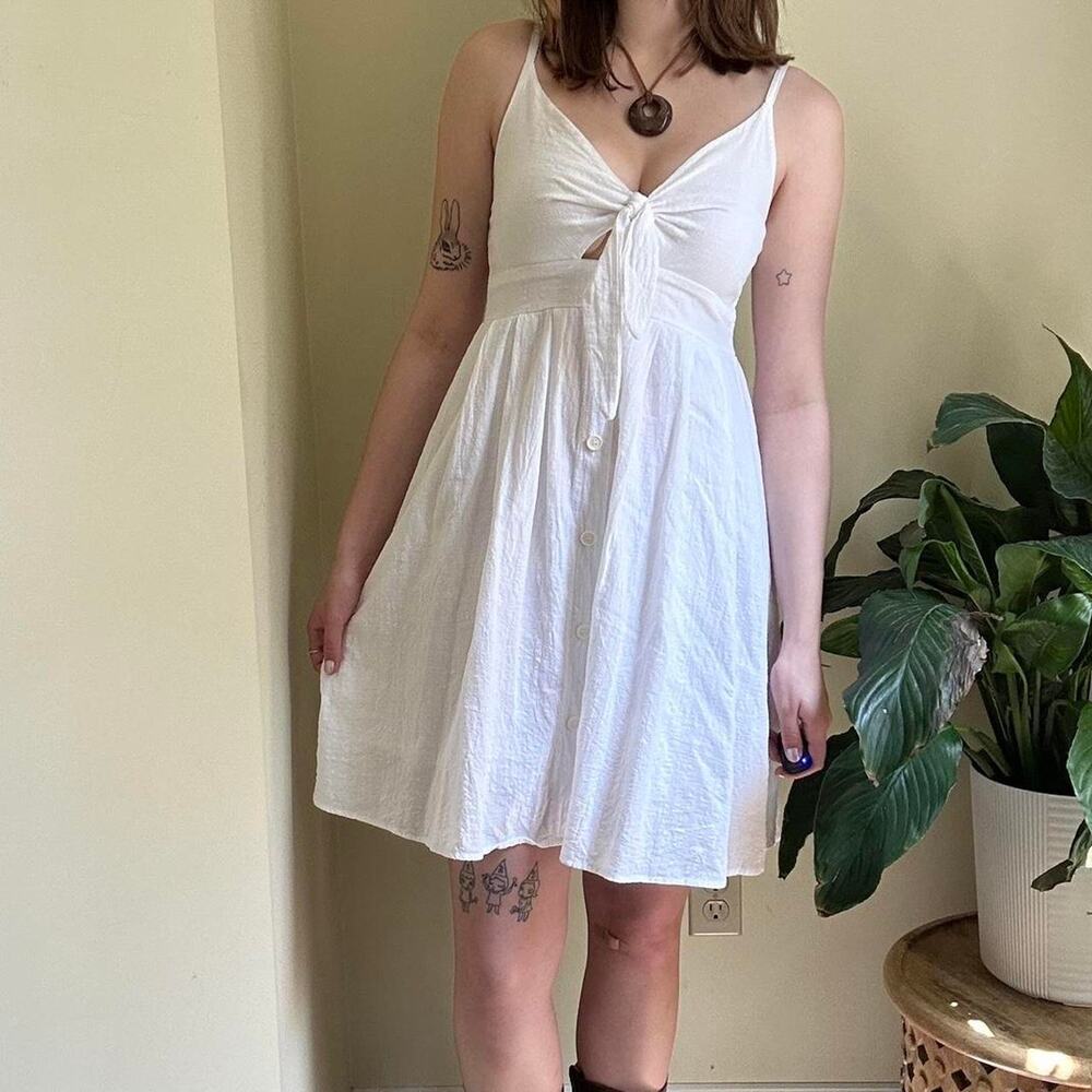 Vintage 90s ecowish white cotton dress with tie front size small